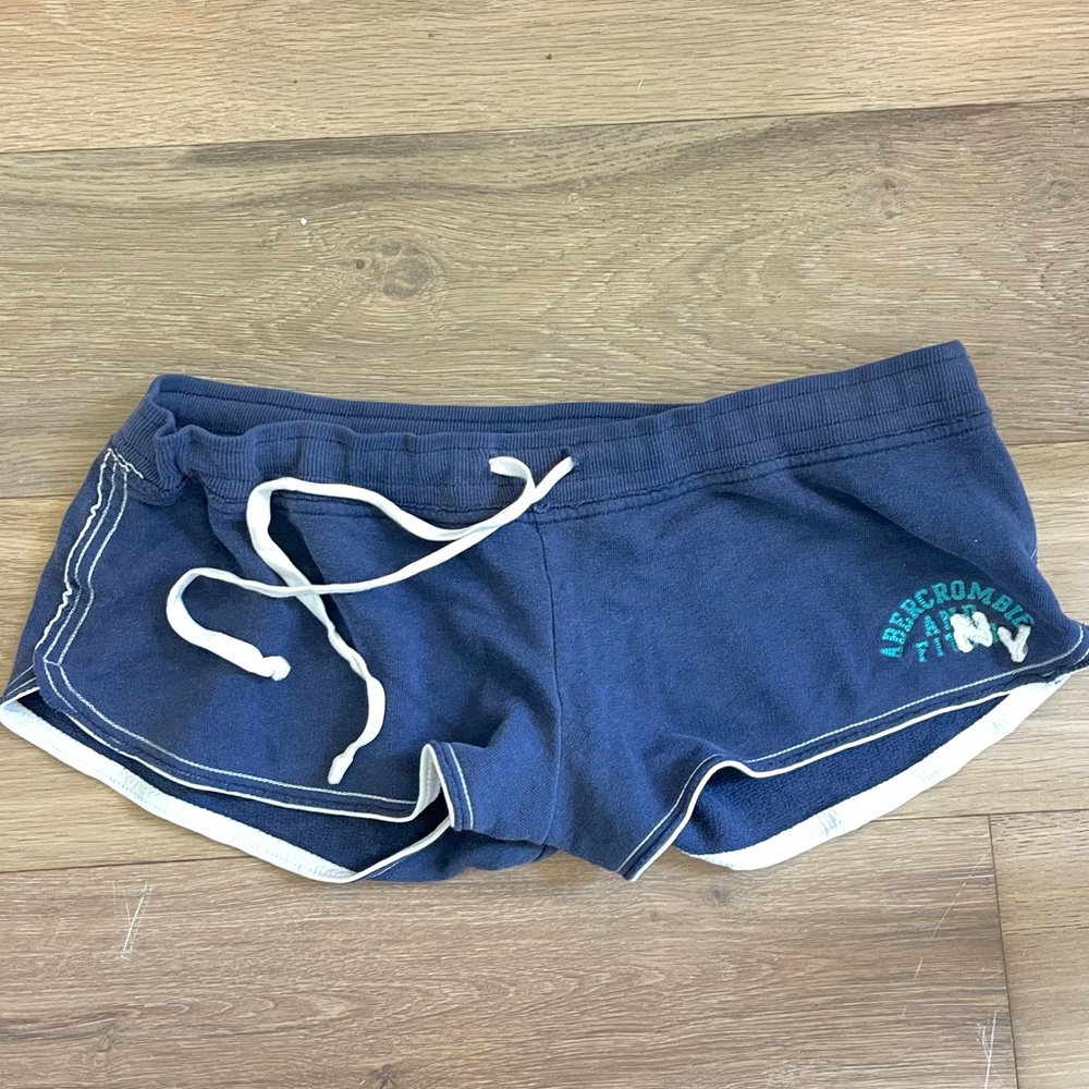 ABERCROMBIE & FITCH LOW RISE SHORTS